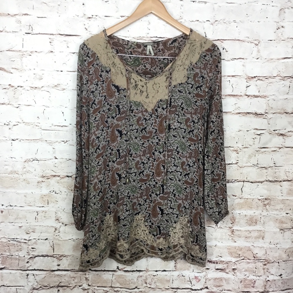 👠 Gimmicks BKE Boho Paisley Top